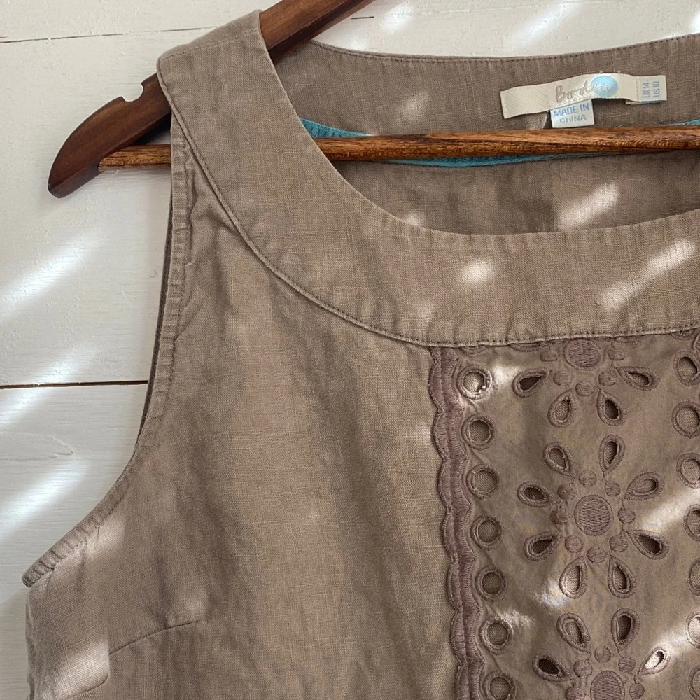 Boden Taupe Eyelet-Trim Sleeveless Linen-Blend Tank - Picture 2 of 4